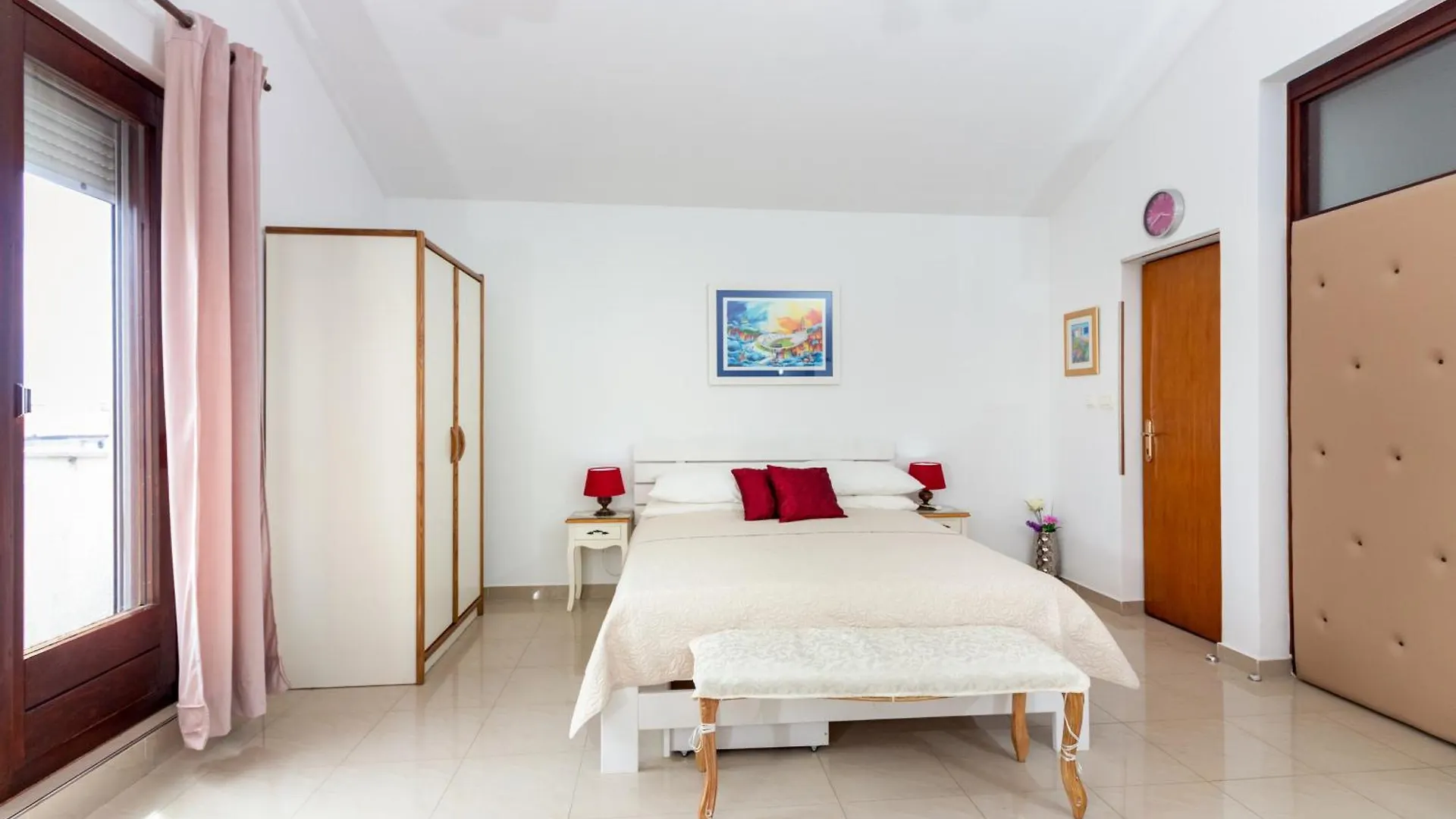 **** Guest house Apartments Song Split Croatia